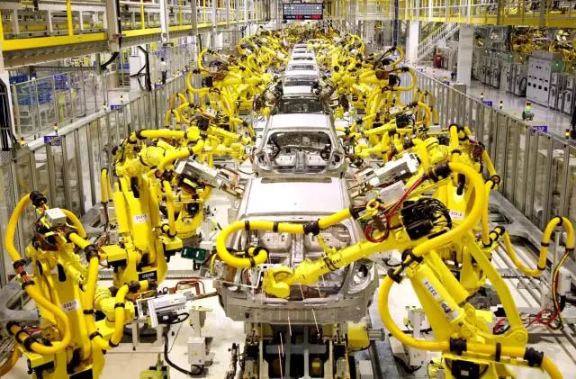 工業(yè)機(jī)器人已經(jīng)在汽車廠、船艇廠等工作場(chǎng)景證明了自己的價(jià)值